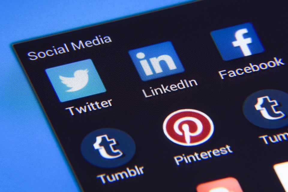 medias sociaux